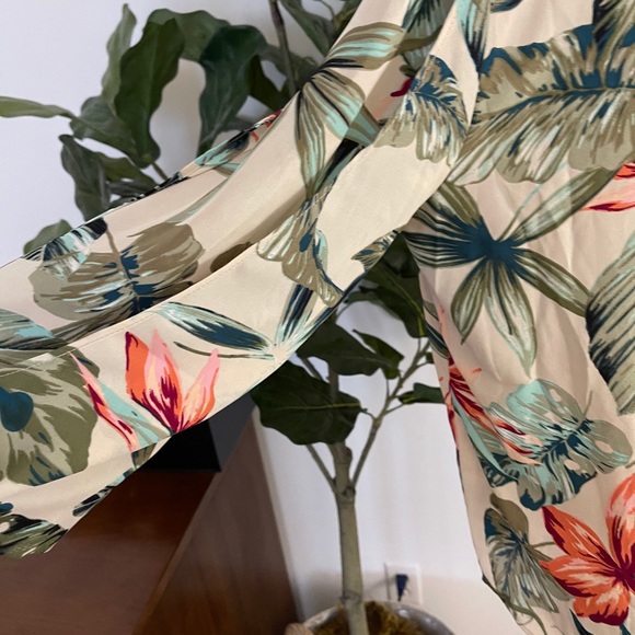 New York & Co Floral Shirt - Picture 4 of 7